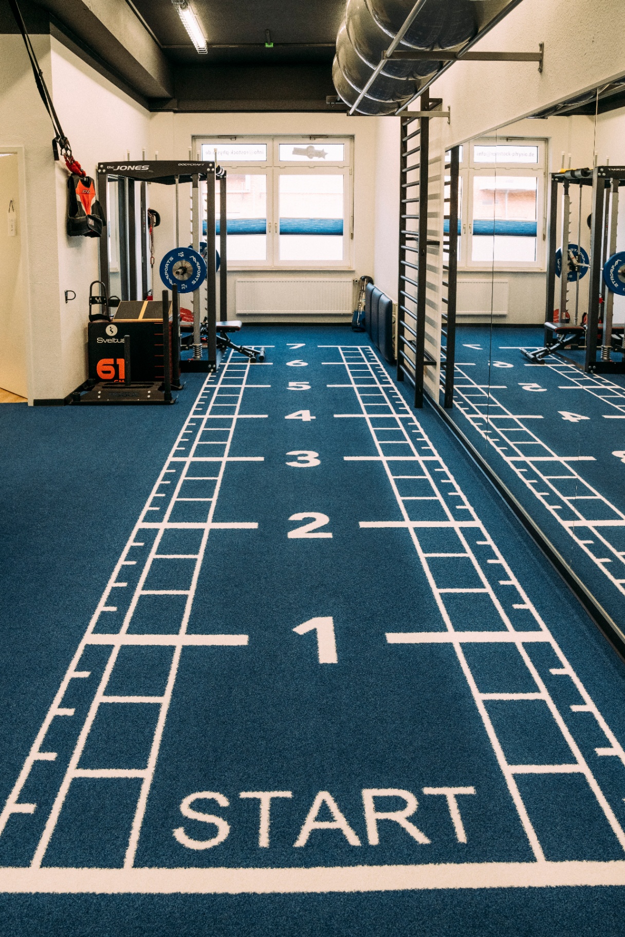 Athletikbahn mit Nummerierung